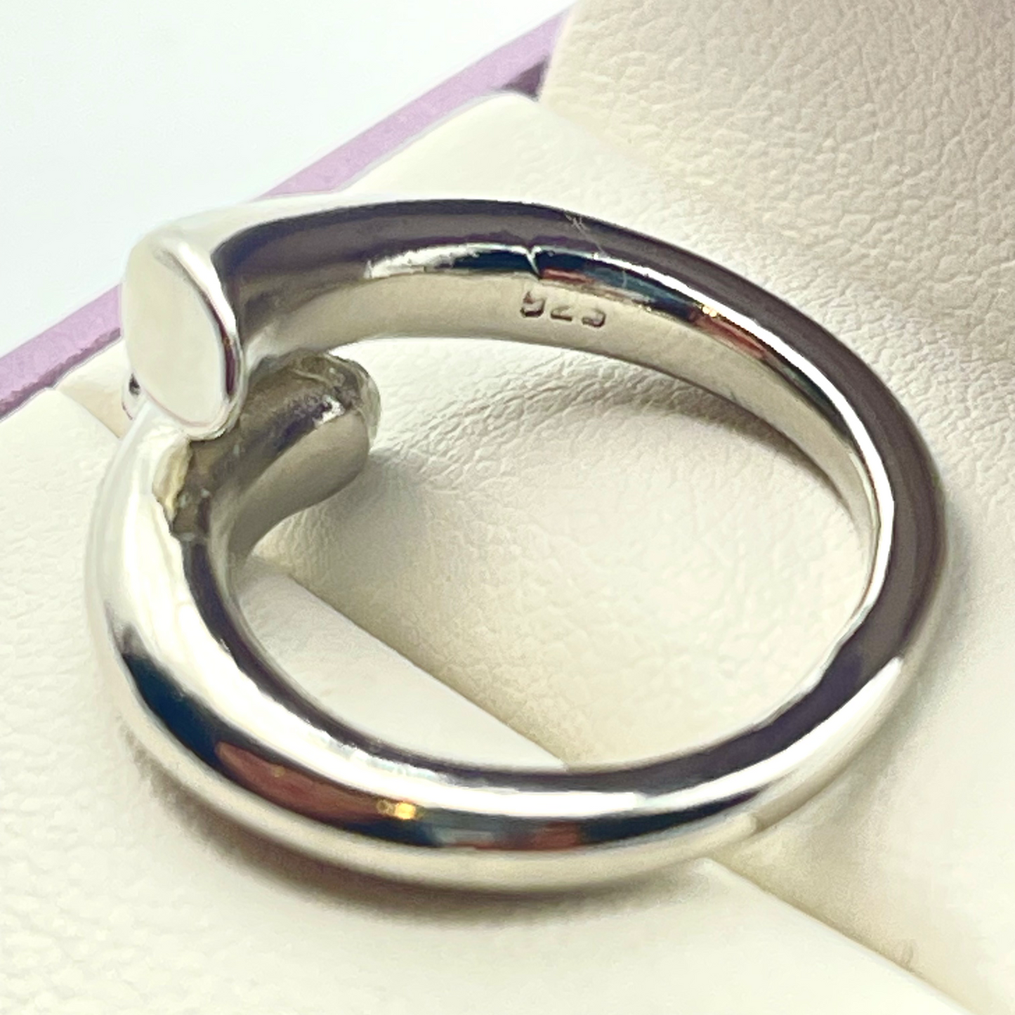 Ladies’ Sterling Silver Trumpet Design Ring – Faceted Red Garnet Accent (US Size 6 ¼)