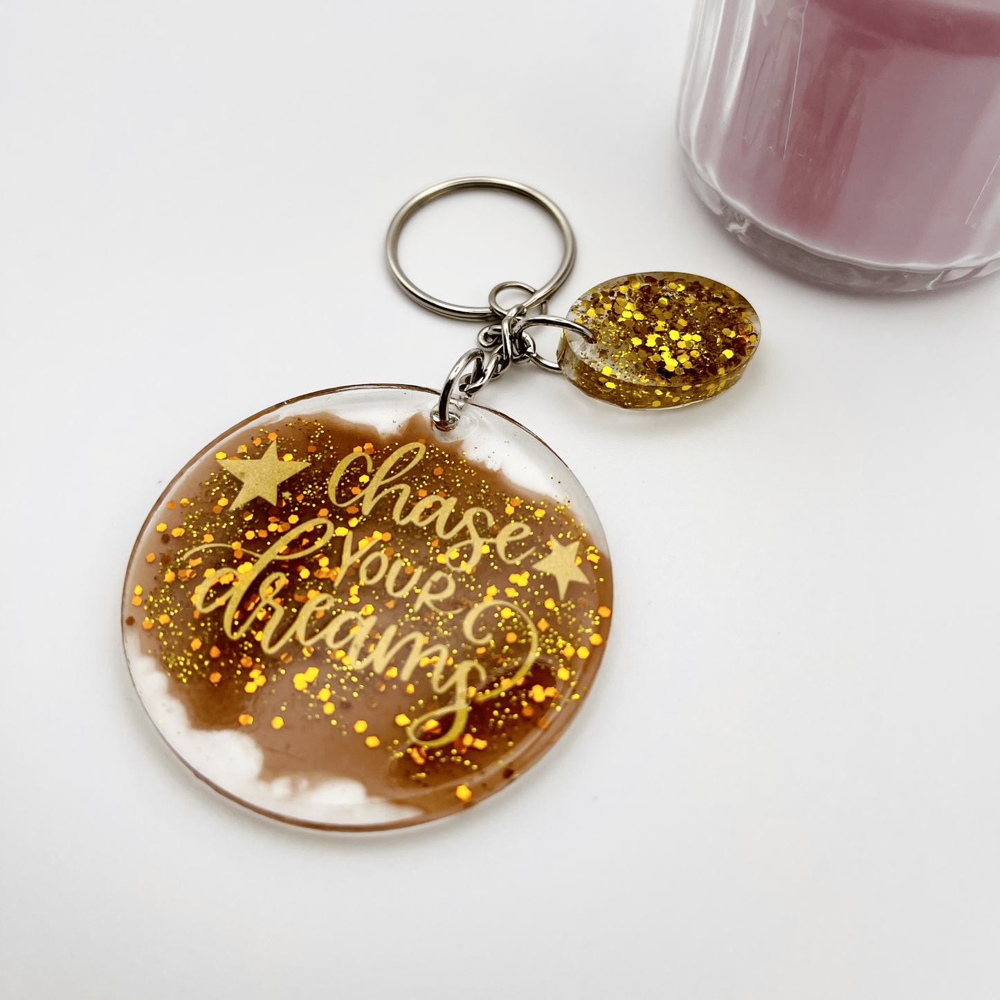 "Chase Your Dreams" Acrylic Resin Handmade Keychain – Carry Inspiration Everywhere!