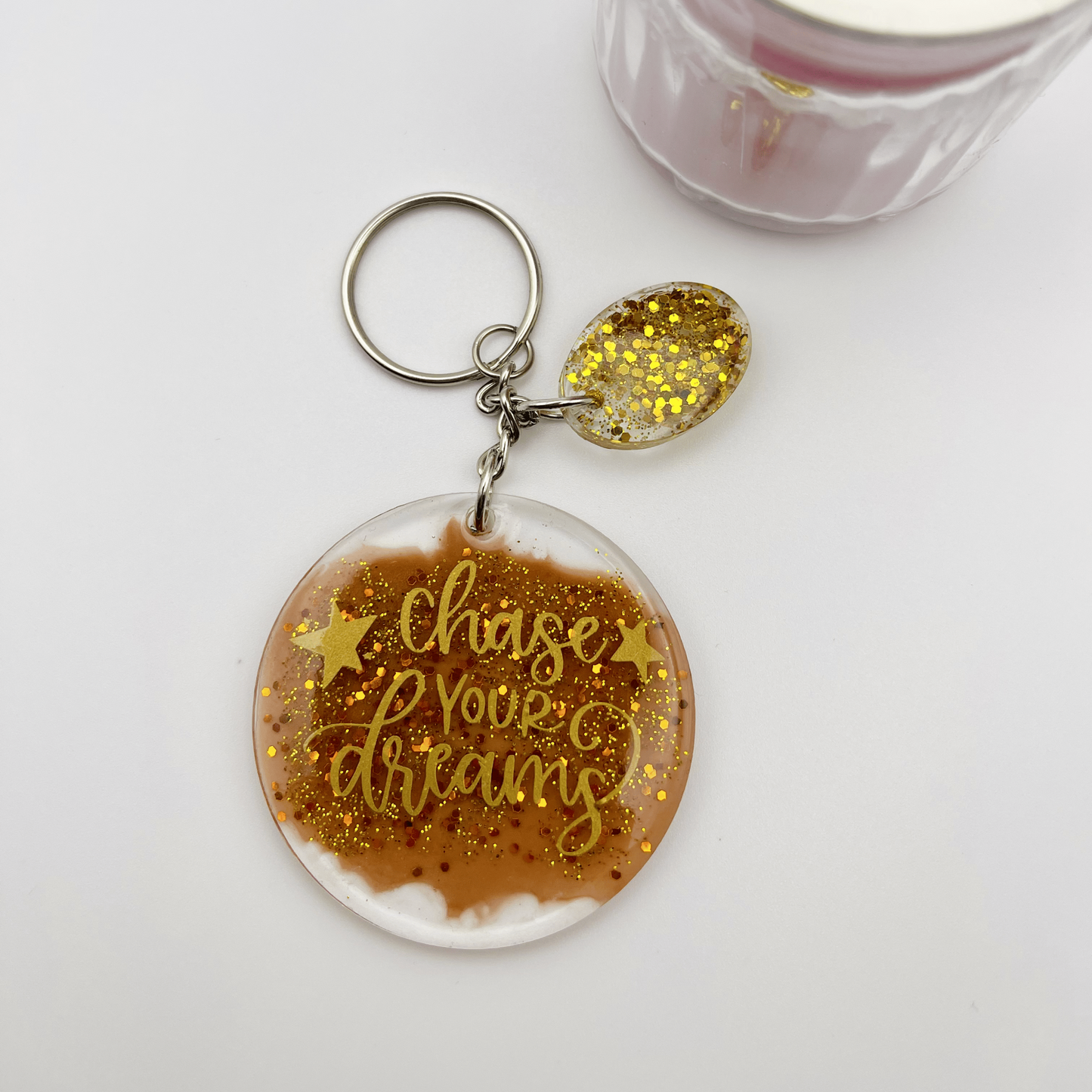 "Chase Your Dreams" Acrylic Resin Handmade Keychain – Carry Inspiration Everywhere!
