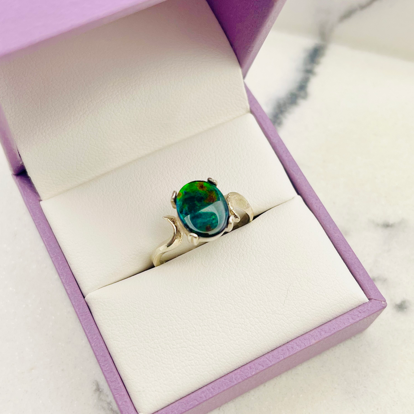 Exquisite Sterling Silver Ring with AA Grade Alberta Ammolite – 10x8mm Emerald Green, Gold & Bluish Purple Hues (US Size 6 ¾)