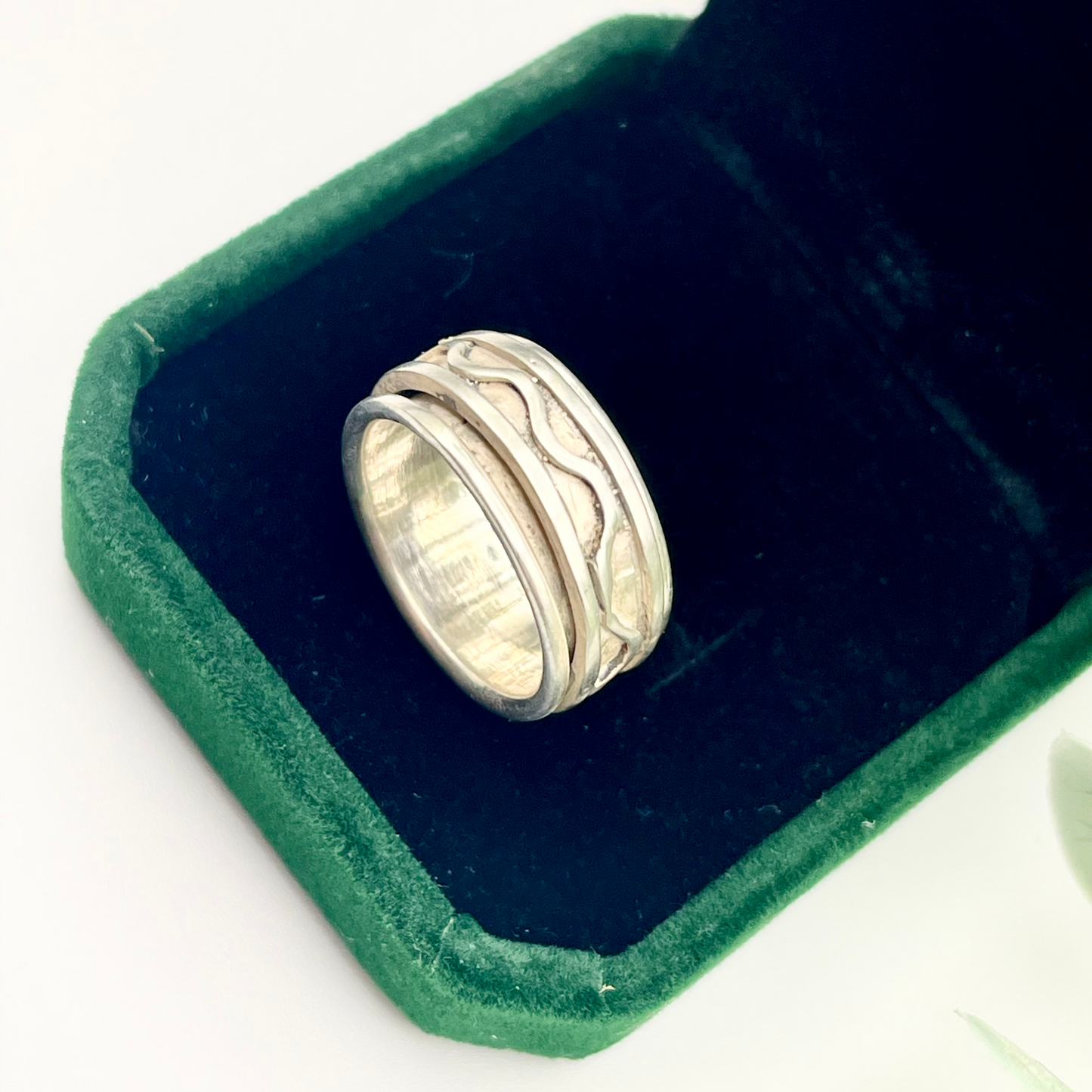 Unisex Sterling Silver Spinner Ring – Wave Design Band US Size 6