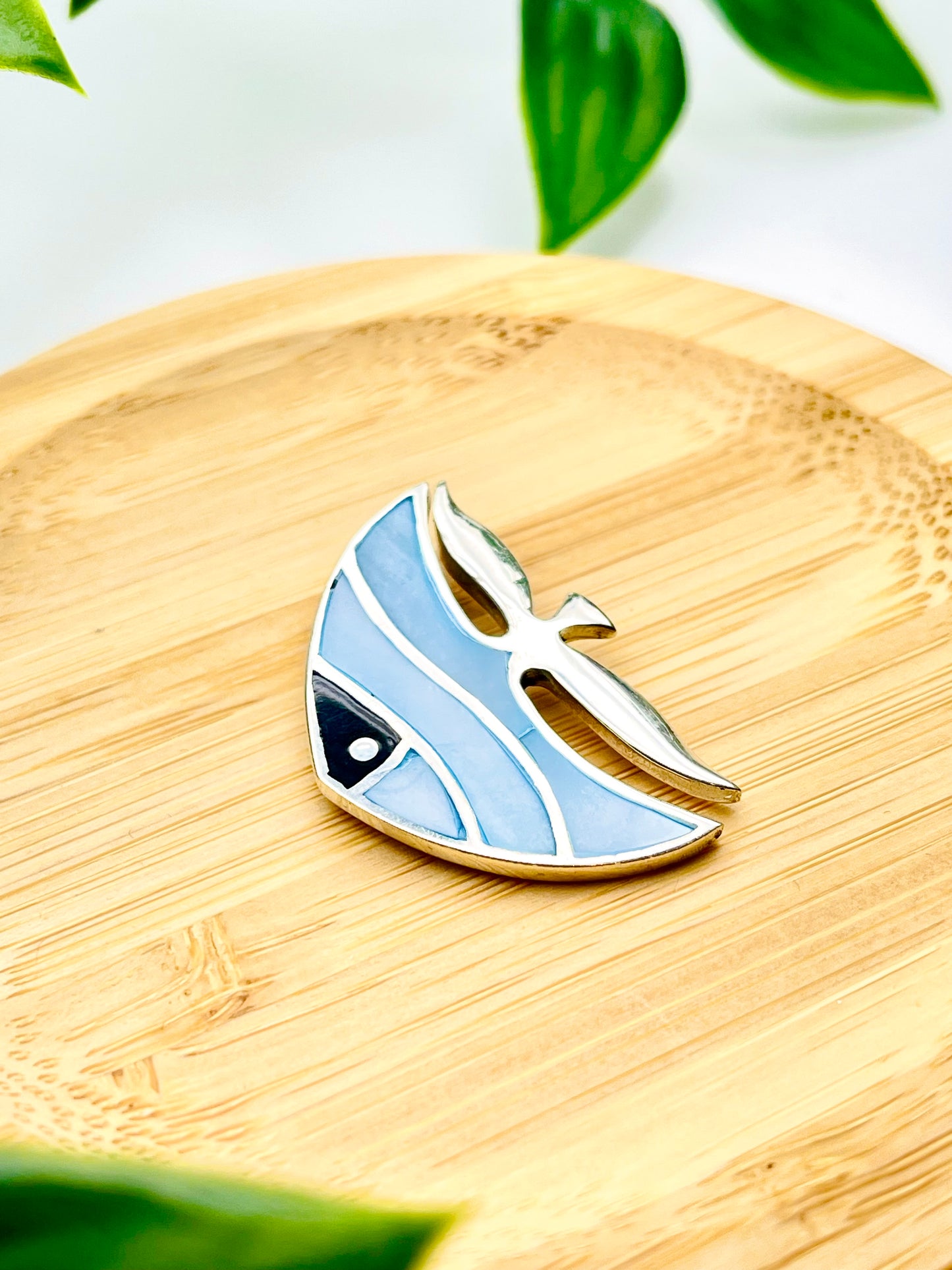 Sterling Silver Black Onyx & Blue Mother of Pearl Inlay Angel Fish Pin Brooch Pendant