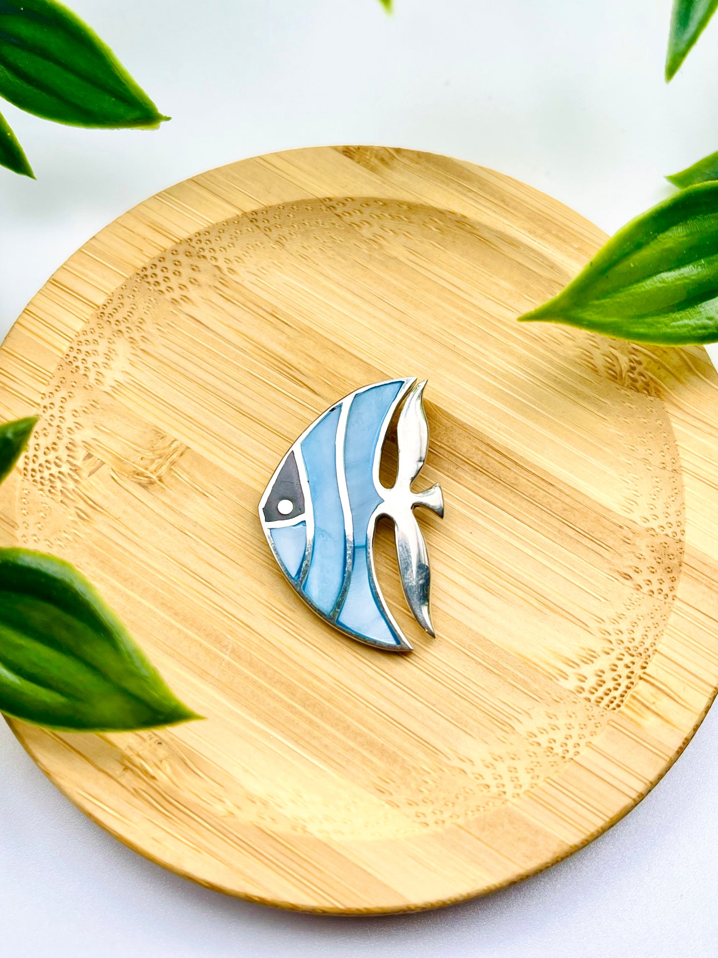 Sterling Silver Black Onyx & Blue Mother of Pearl Inlay Angel Fish Pin Brooch Pendant