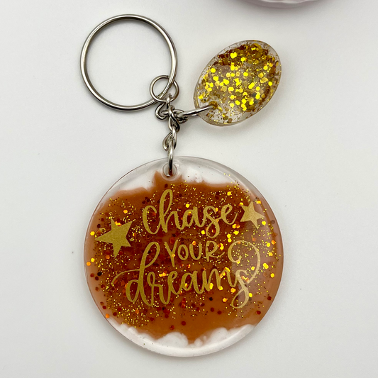 "Chase Your Dreams" Acrylic Resin Handmade Keychain – Carry Inspiration Everywhere!