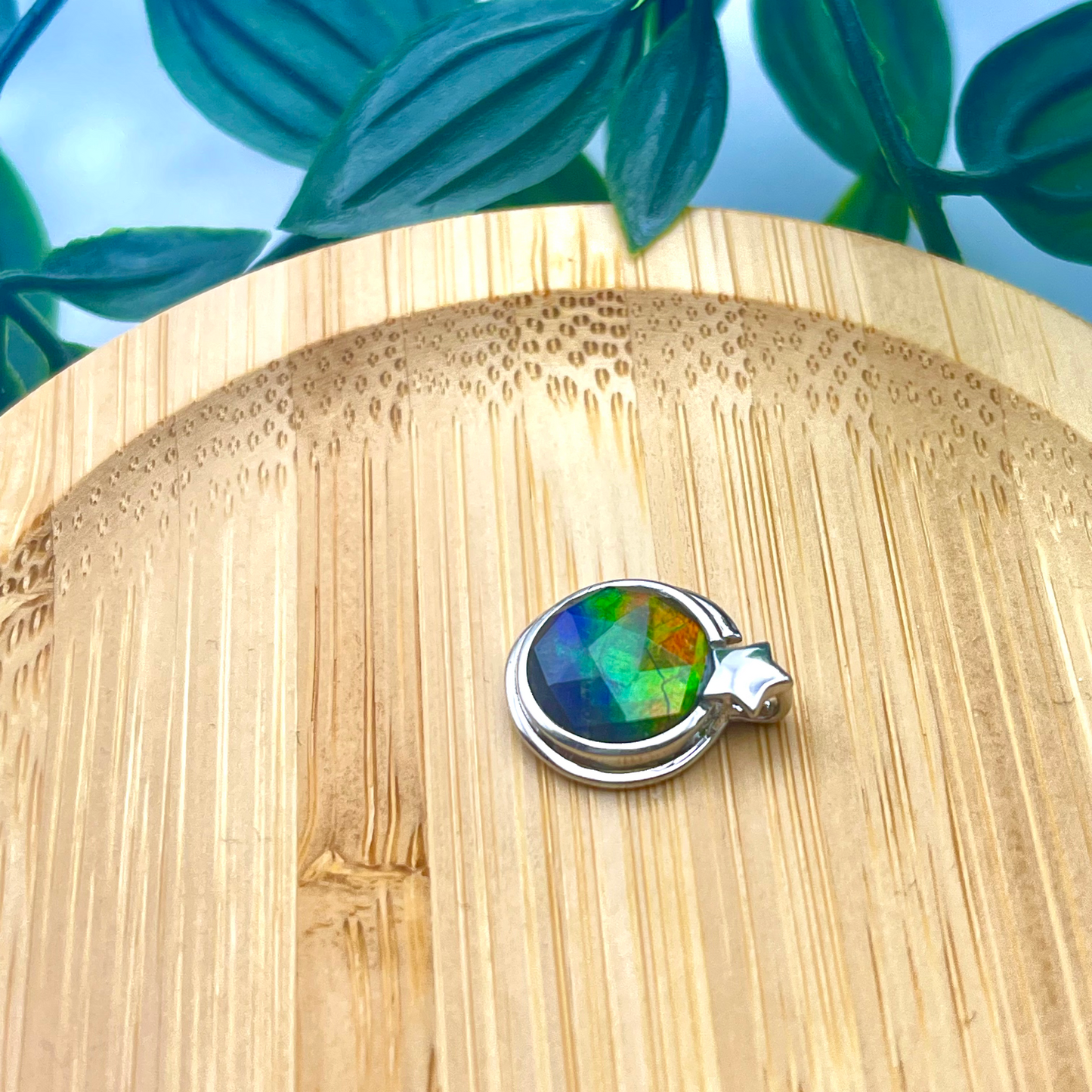 Sterling Silver Faceted Ammolite Pendant - Red Green and Blue Round 12x12 Gem