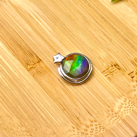 Sterling Silver Faceted Ammolite Pendant - Red Green and Blue Round 12x12 Gem