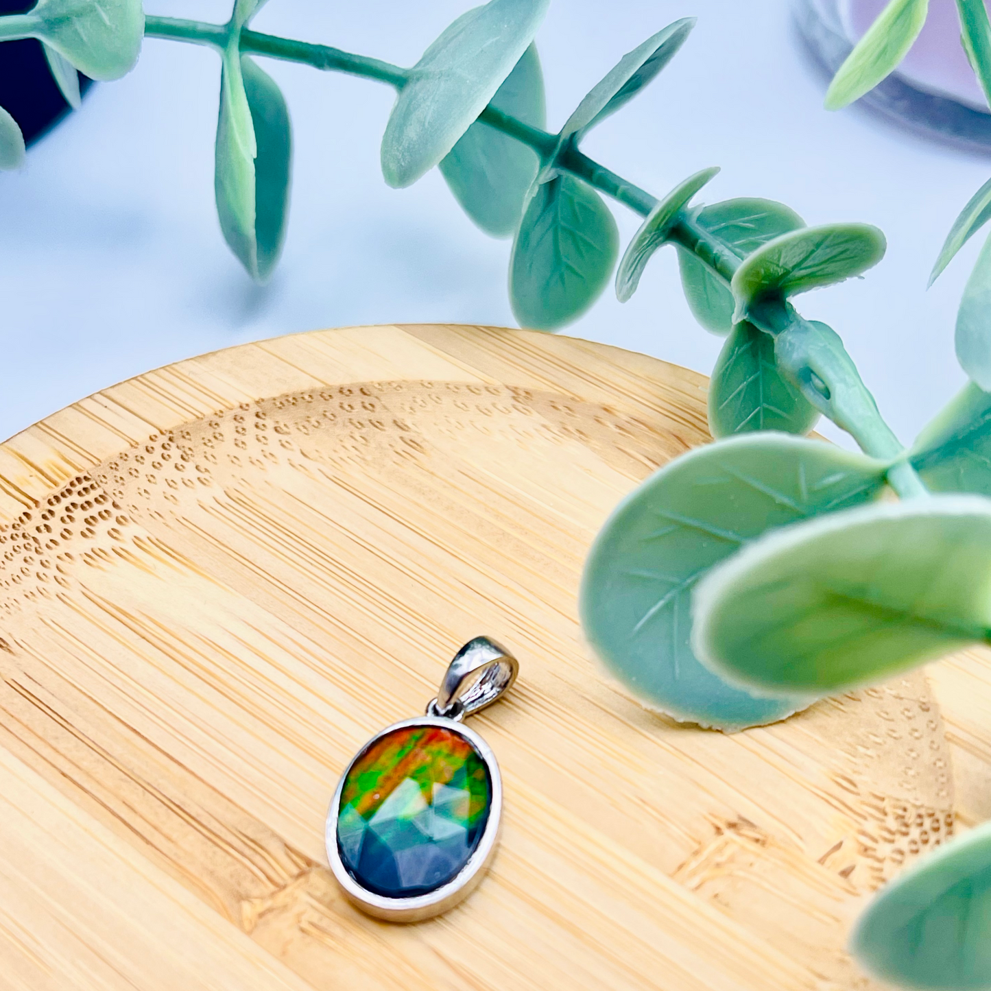 Faceted Oval AA Grade Ammolite Sterling Silver Pendant – Red, Green & Blue 10x14mm Triplet Gem